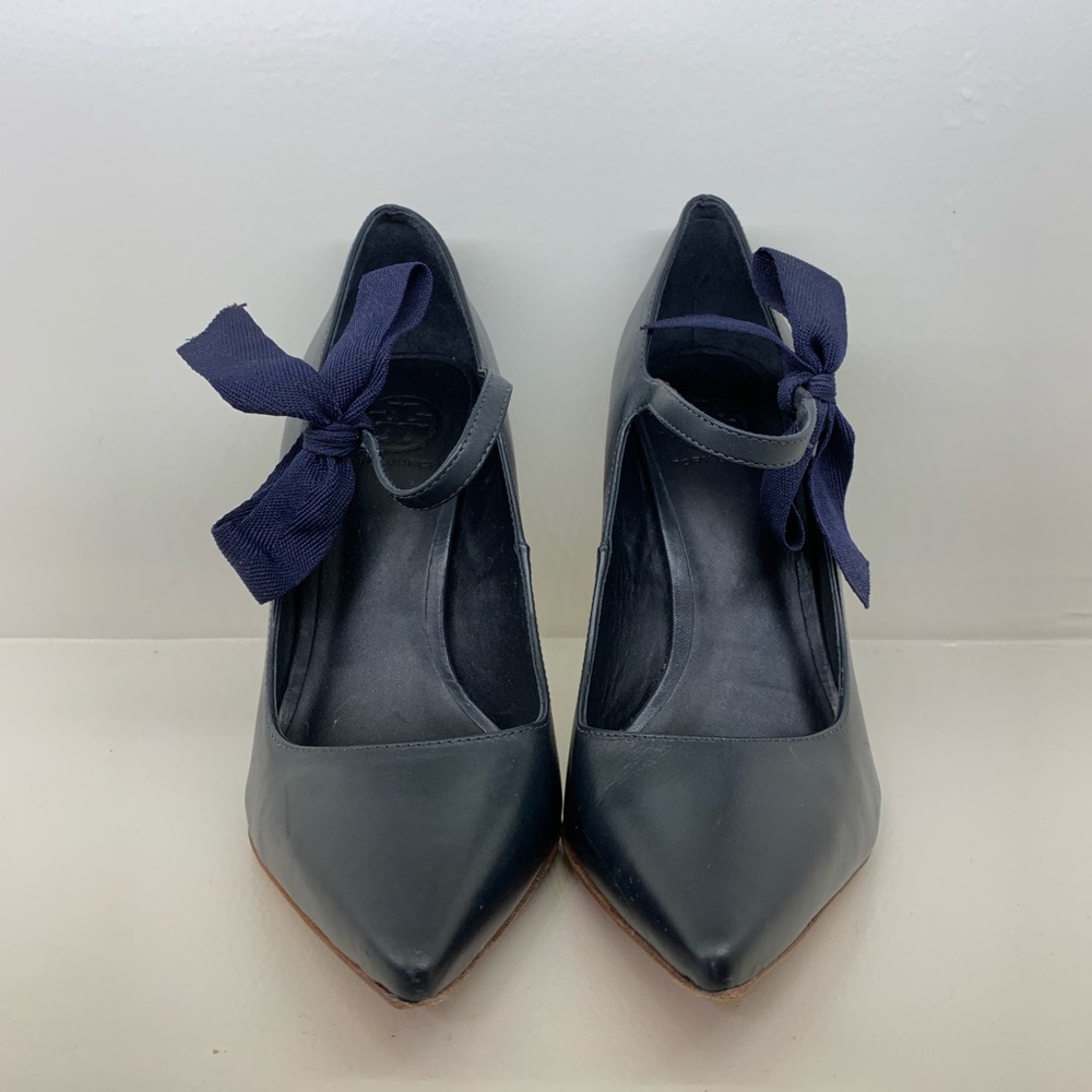 Tory Burch “Beverly” Pump Navy Blue with bow